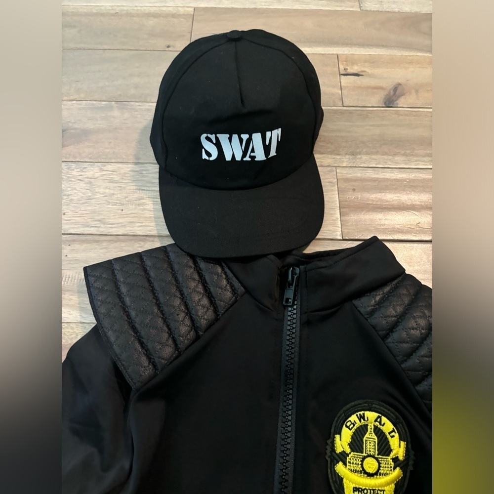Women’s Swat costume NWOT - Picture 1 of 4